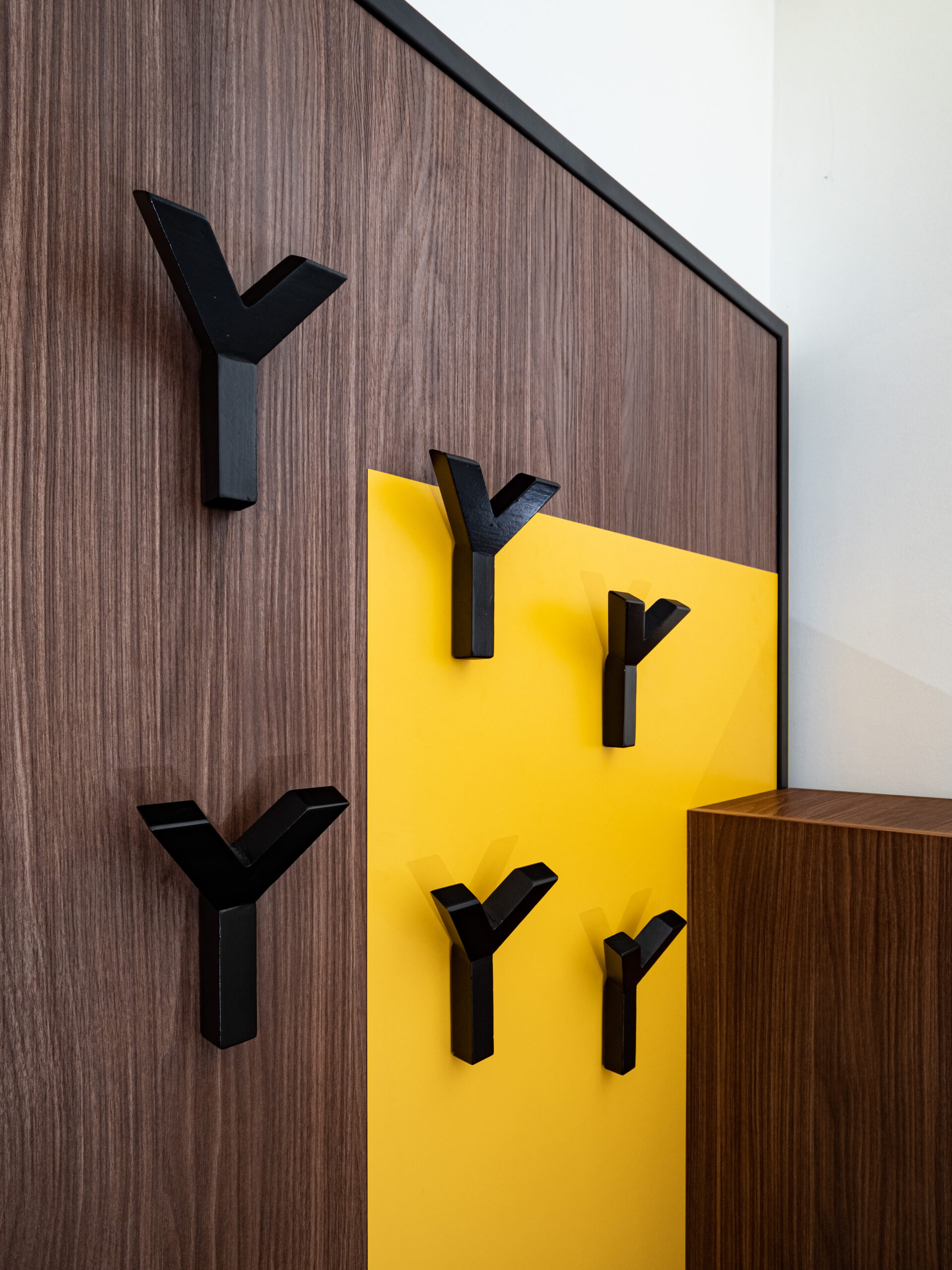 latte plaque et stratifie jaune scaled &bull; One Two Trees