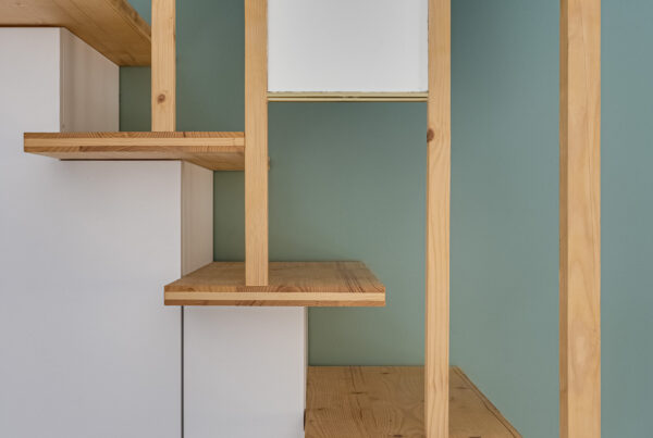 Quels sont les matériaux que nous utilisons pour nos projets d’ébénisterie ? 4 svg+xml;charset=utf • One Two Trees