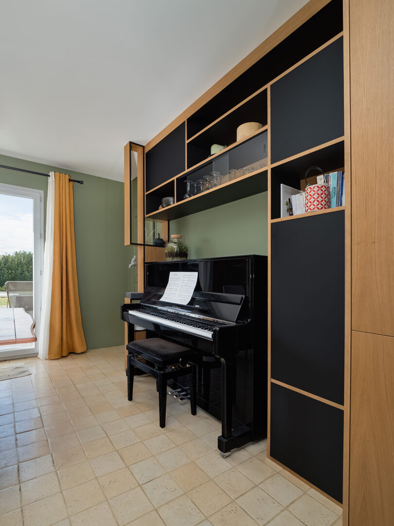 OLYMPUS DIGITAL CAMERA svg+xml;charset=utf • One Two Trees